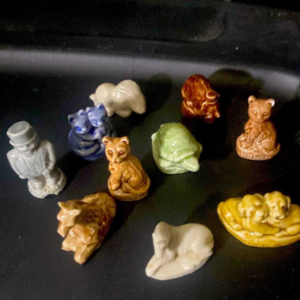 Redrose tea ceramic figures